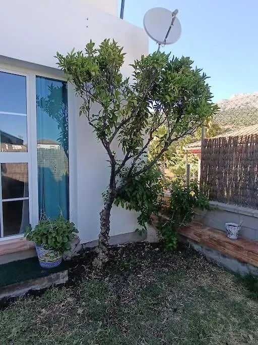 Villa Casa Con Jardin Con Vistas A La Sierra De Libar Cortes de la Frontera 0*,  Spagna